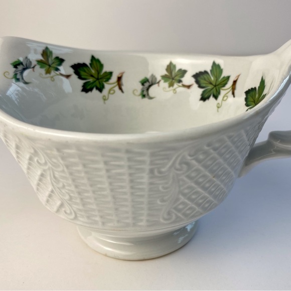 Simpsons Ironstone Concord gravy boat, sauce pitcher - Picture 2 of 8